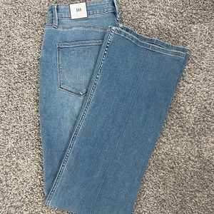 White House Black Market Curvy High Rise Skinny Flare